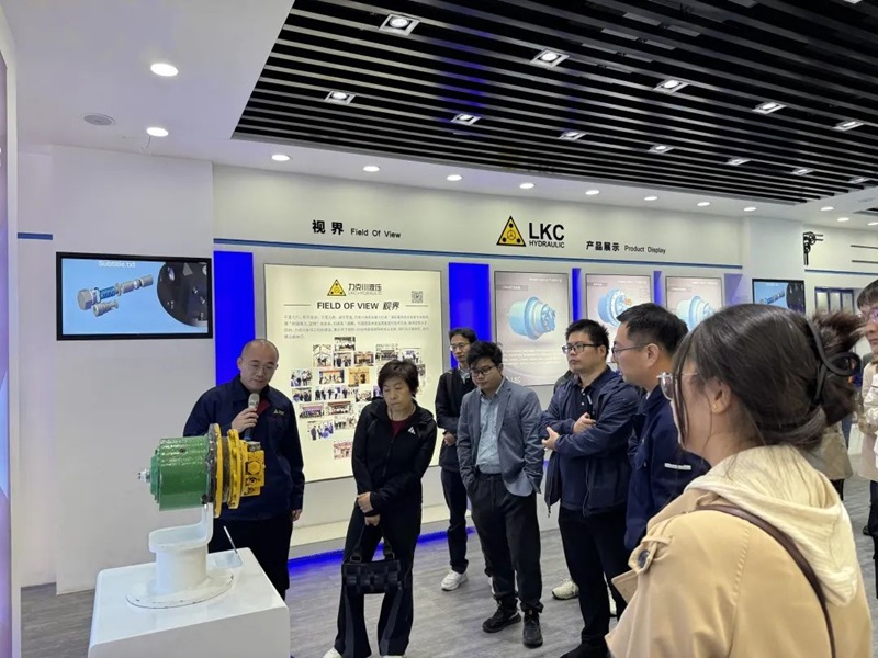 第七屆工程機械行業(yè)標準化工作會(huì )議暨2024年中國工程機械工業(yè)協(xié)會(huì )標準化工作委員會(huì )年會(huì )7.jpg